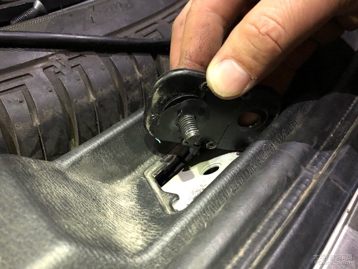 满意的静音电动尾门-门博士产品装车