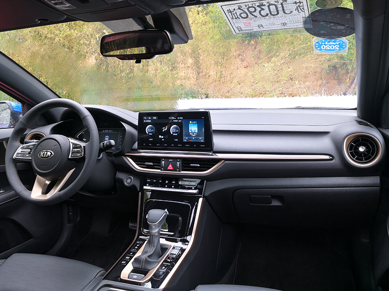 科鲁泽19款和起亚k3哪个好,起亚k3与雪佛兰科鲁泽哪个好