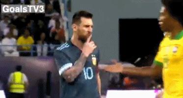 梅西和拉莫斯起冲突视频,梅西与巴西的比赛球员冲突