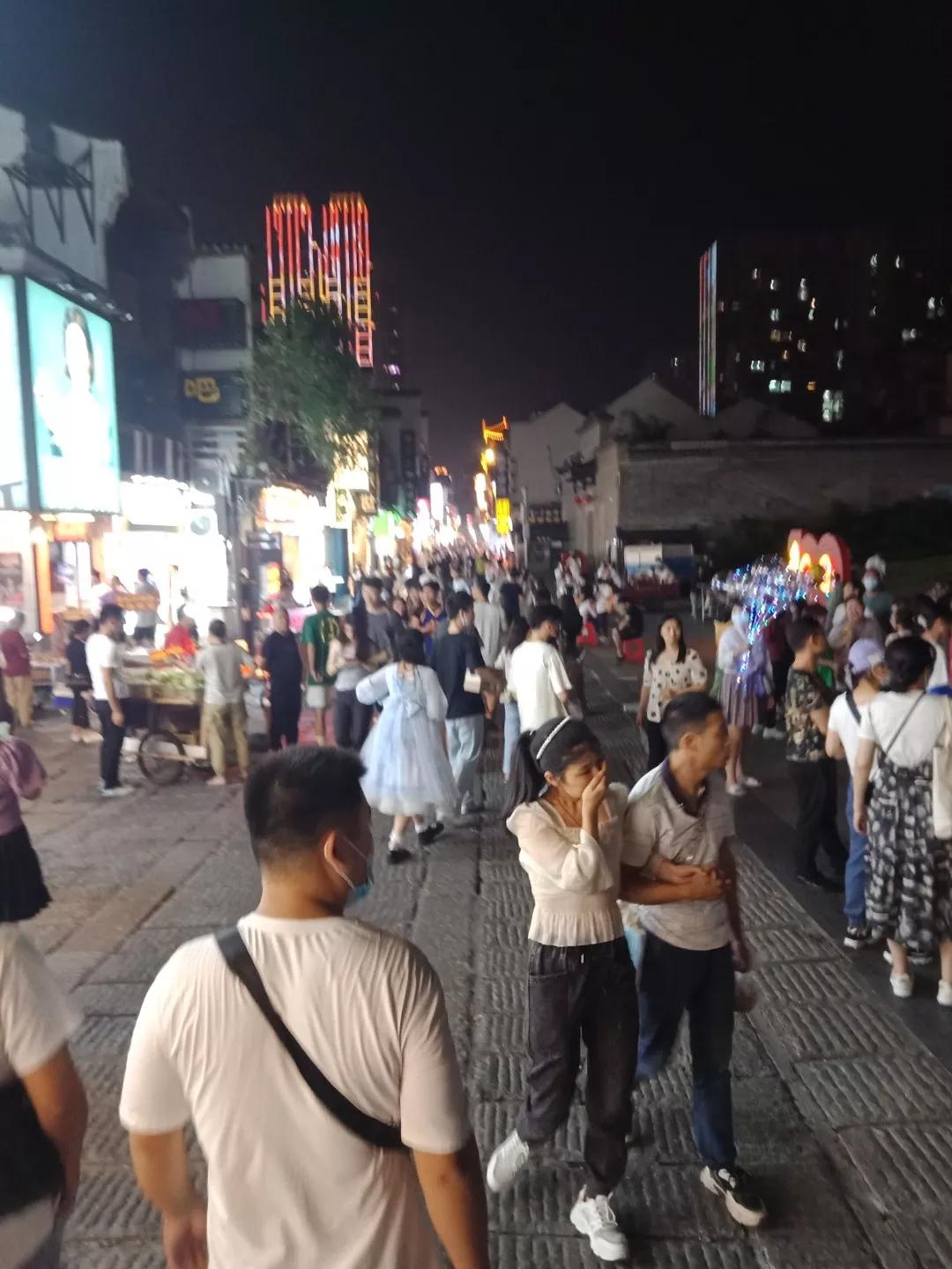 臭豆腐在夜市上应该怎样营销,臭豆腐最新火爆营销方案