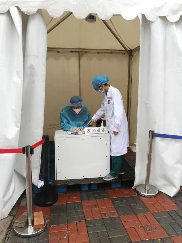 疫情防控工作人员坚守一线,坚守在兰州疫情一线的工作人员