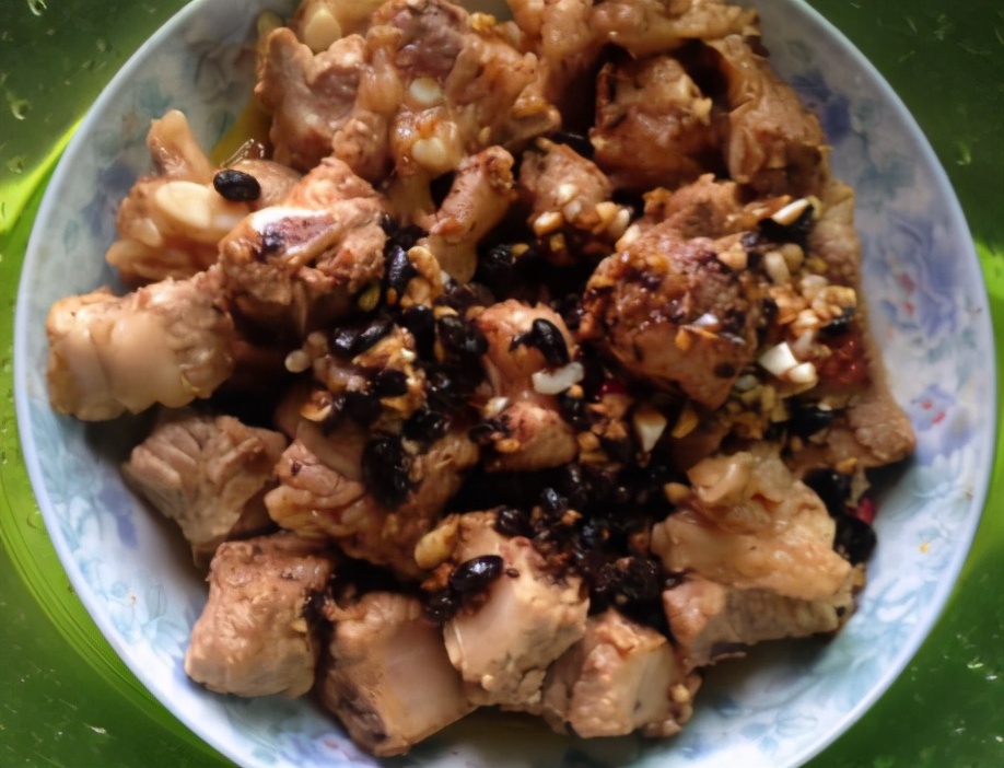 3月,可多吃的肉,比牛羊肉温和,一蒸就能吃,鲜嫩多汁且不上火