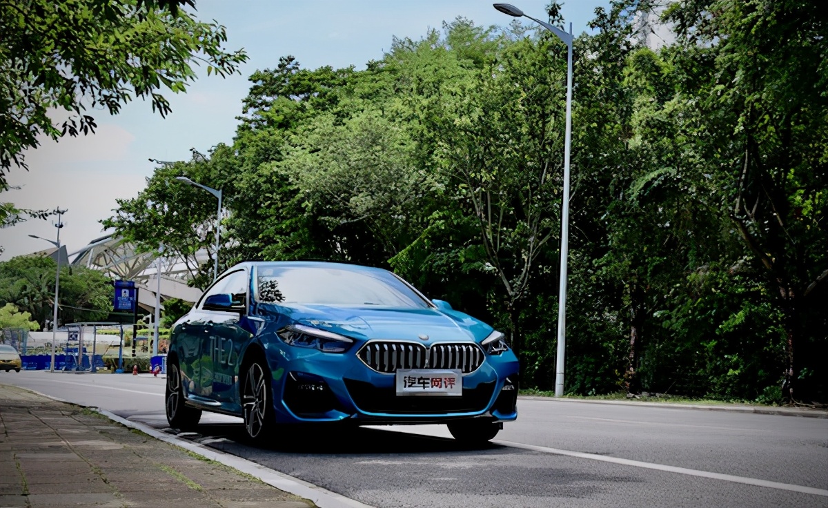 试驾宝马2系四门轿跑｜一辆前驱宝马还有没有后驱的操控灵魂？