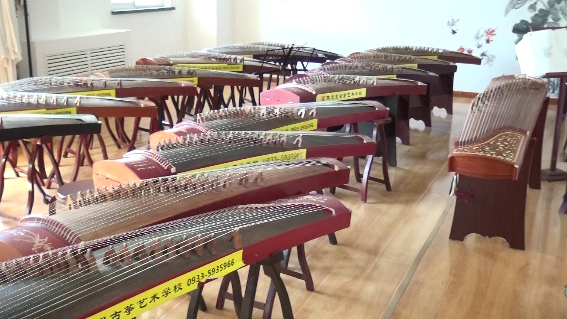 古筝基本功是压腕还是不压腕,古筝指法基本功练习勾托抹托