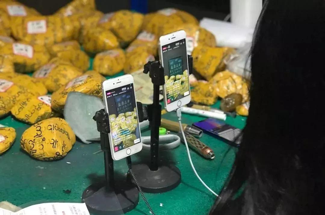 缅甸妹子创业视频,缅甸妹子跨国摆地摊