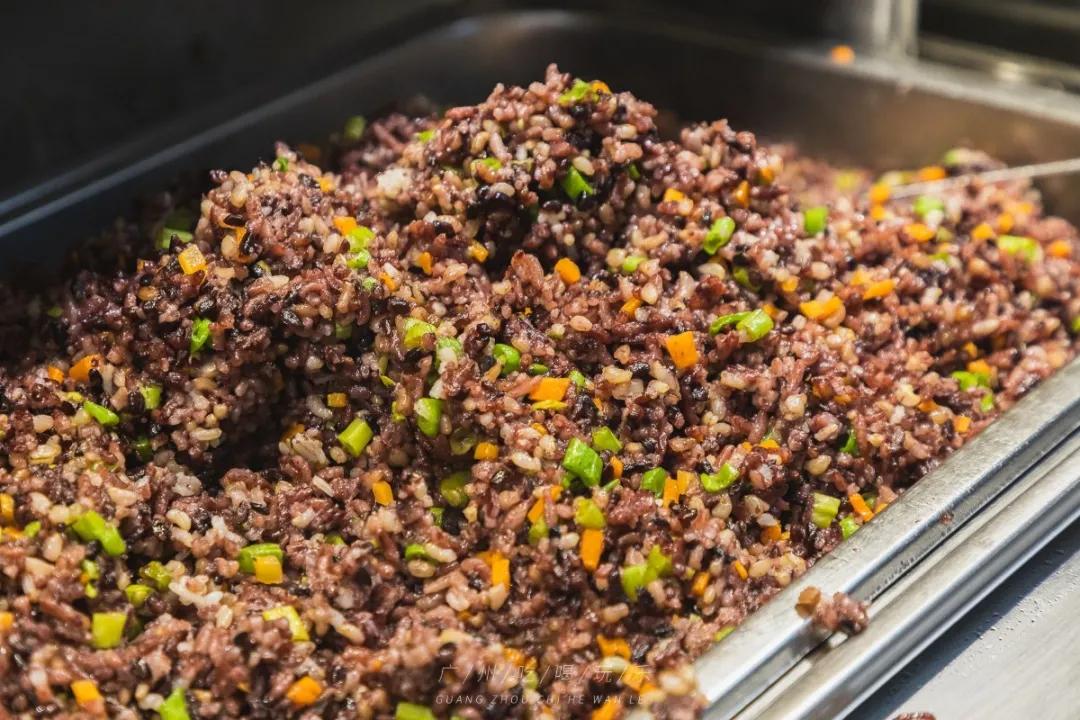 天平架素食自助餐,15元吃素食自助餐