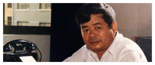 一个男人把他上亿的财产全部记在老婆名下，这是为什么？