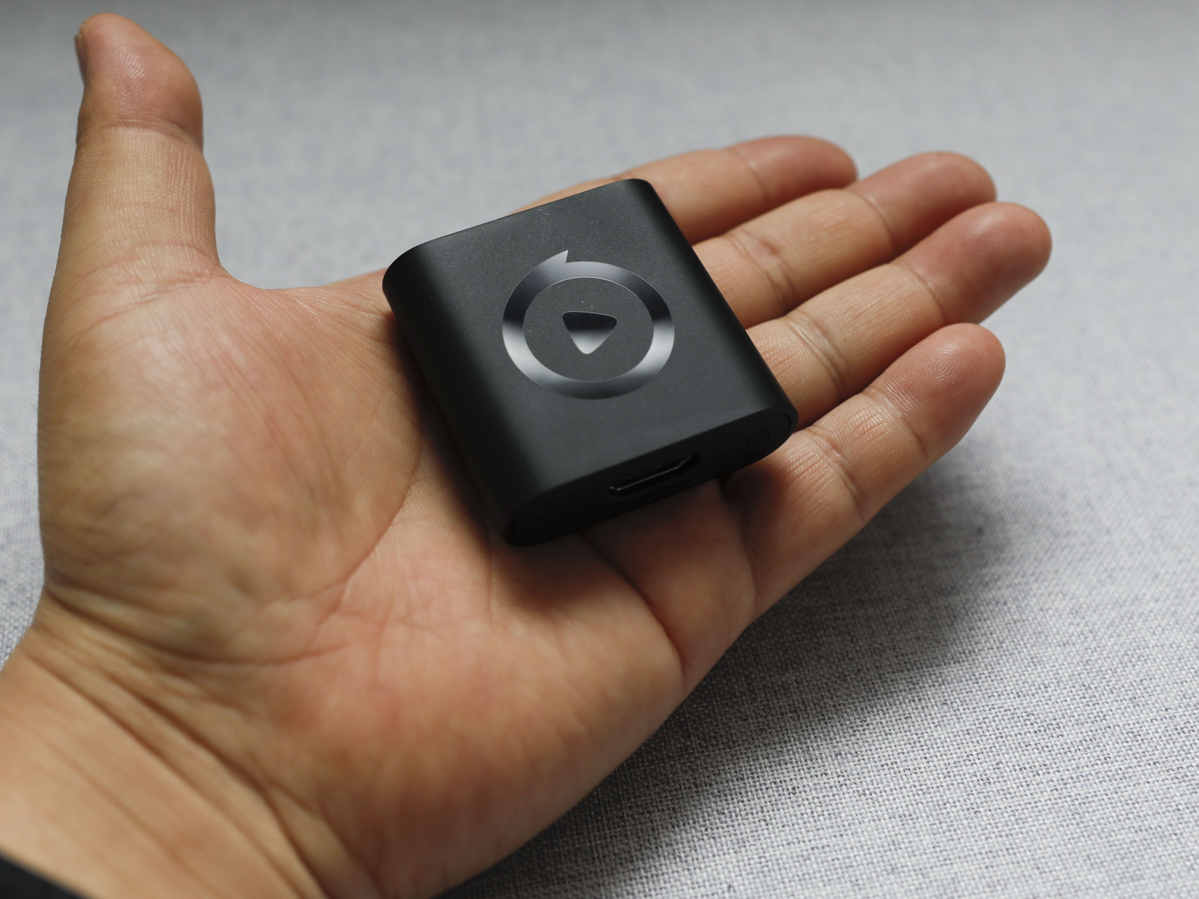 爱奇艺电视果6和腾讯极光5哪个好,爱奇艺电视果对比测评