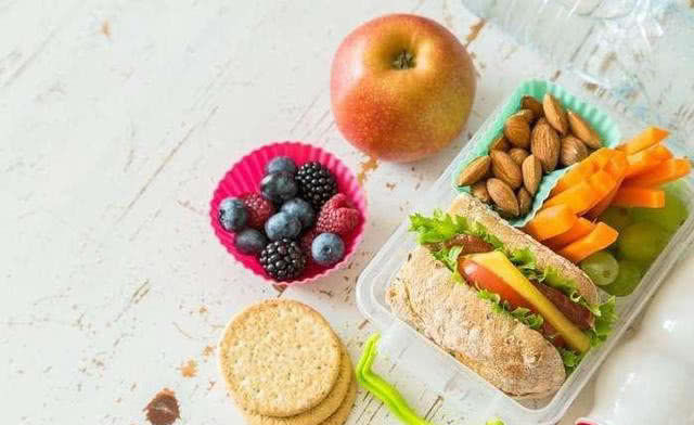 心理测试四个蛋糕你会吃哪个,心理测试你们都吃什么