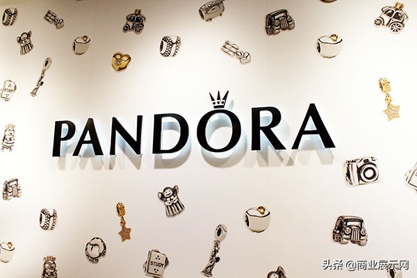 pandora潘多拉珠宝店,纽约soho潮牌购物街