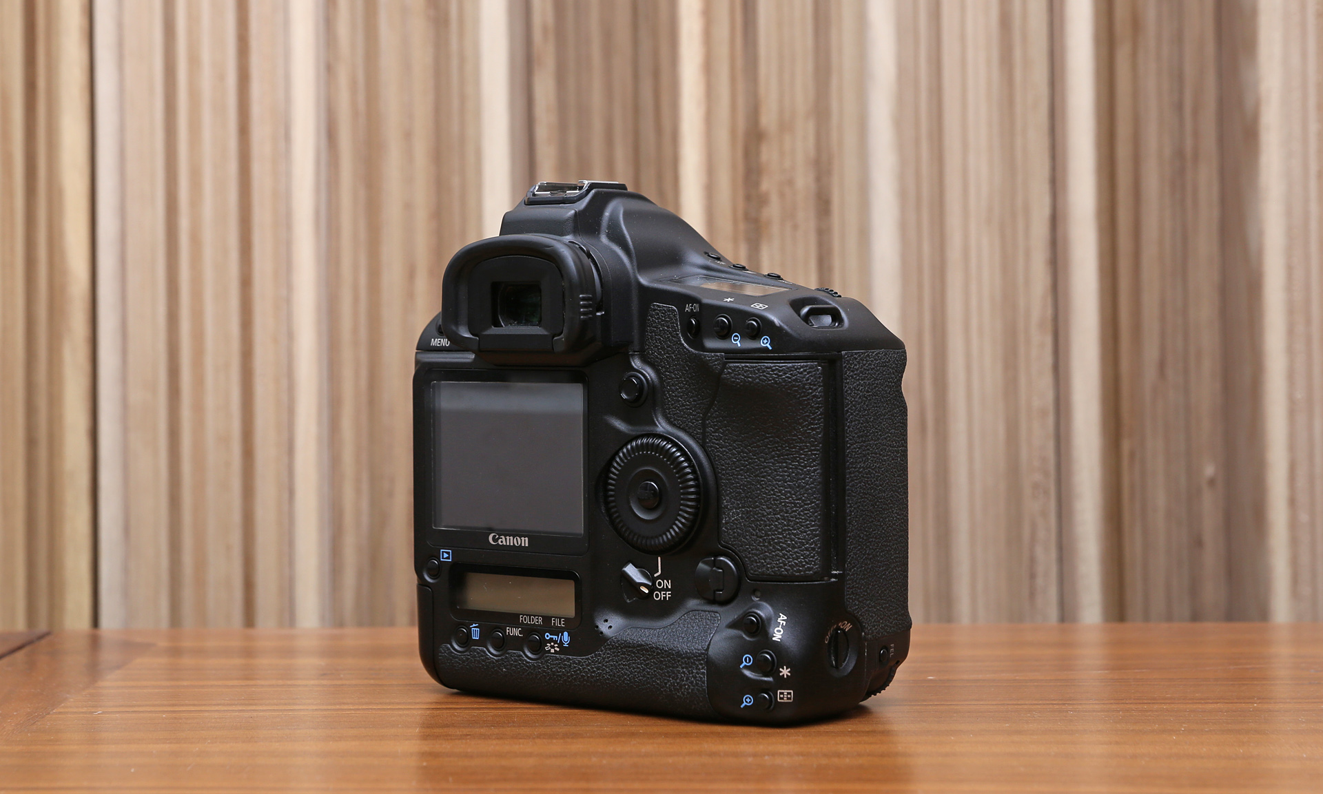 佳能1dsmark3还值得买吗,ds时代