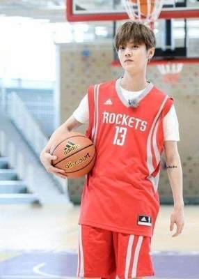 归国四子黄子韬张艺兴,归国四子张艺兴鹿晗黄子韬