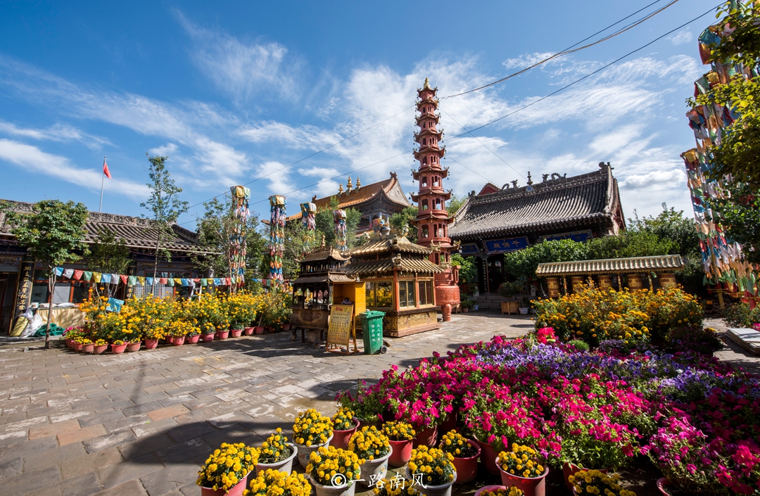 西宁一个四线城市却如此繁华,西宁城市经济发达吗