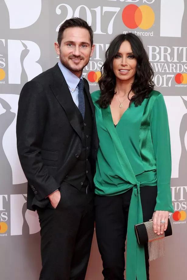 两个女人的战争男人复仇,两个女人的战争小说版