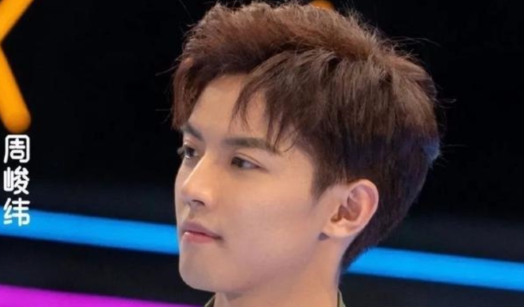 他18岁公开恋情，20岁订婚，22岁结婚，竟然只为留她在身边！