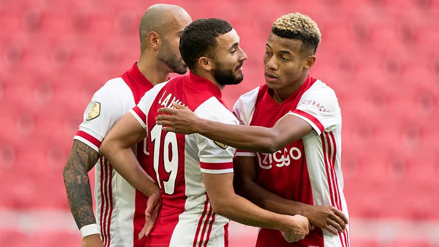 1-4惨败没想到欧冠6冠王开局血崩,3-221分钟逆转欧冠六冠王复苏