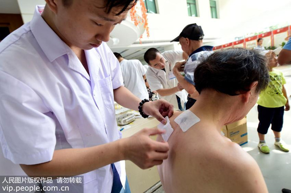 对于痛风和风湿引起的疼痛贴膏药 (痛风引起的疼痛能不能贴膏药)