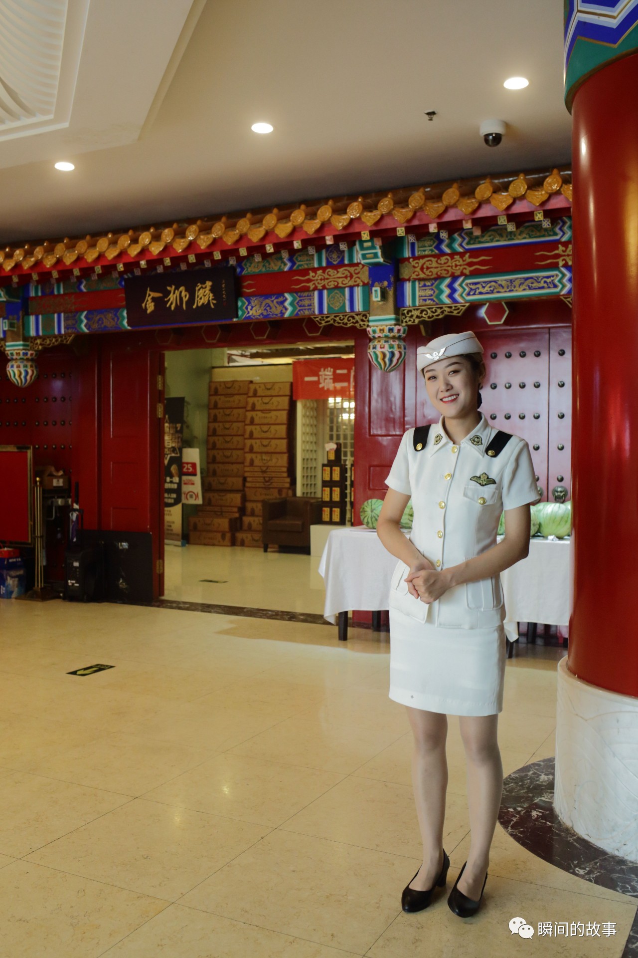 北京一家酒店的迎宾女孩（二）站岗