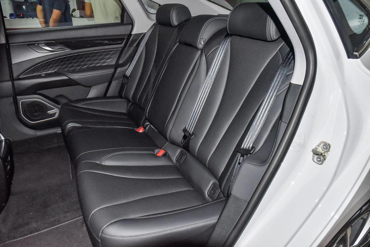 吉利最美国产车,吉利博瑞国产豪车