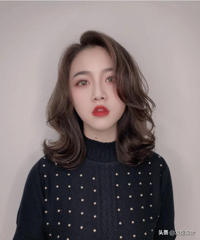 发型女2020流行发型中长发,中长发披发发型理发店