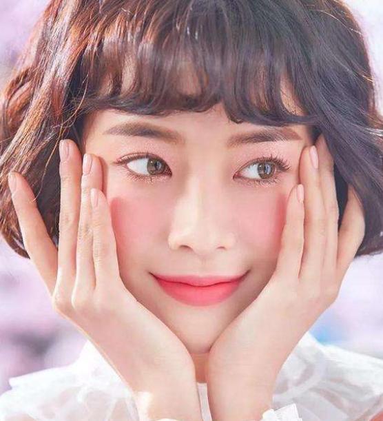 周冬雨同款眼妆教程,周冬雨同款单眼皮眼妆教程