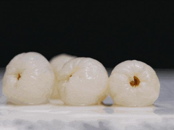 荔枝控们有多疯狂？为了阻止荔枝“自杀”费尽心机（菲李漫画）