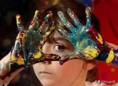 父母“纵容”的熊孩子成为了2岁的女版“毕加索”，作品卖出百万