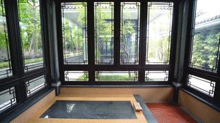 福建泉州聚龙小镇温泉公园：岩脉温泉中药花瓣池亲子戏水区