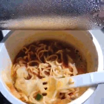 在办公室吃了10桶泡面，我哭了！|办公室泡面测评