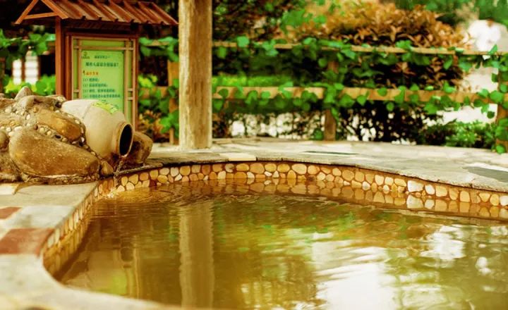 郑州周边这9个特色温泉，够“约泡”一整个冬天，你想去哪个？