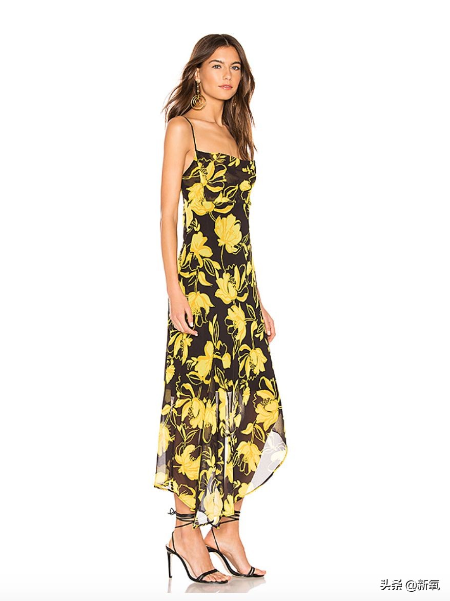 钟楚曦同款连衣裙丝绒,钟楚曦同款白色吊带连衣裙