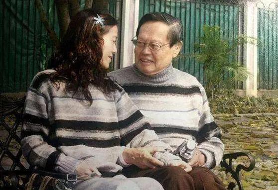 杨振宁与妻子翁帆育有子女吗,杨振宁女儿是否嫁给翁帆