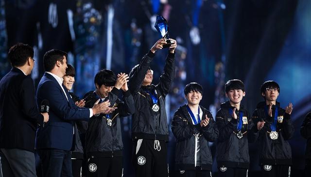 中国富二代张康阳韩国,富二代张康阳对比王思聪