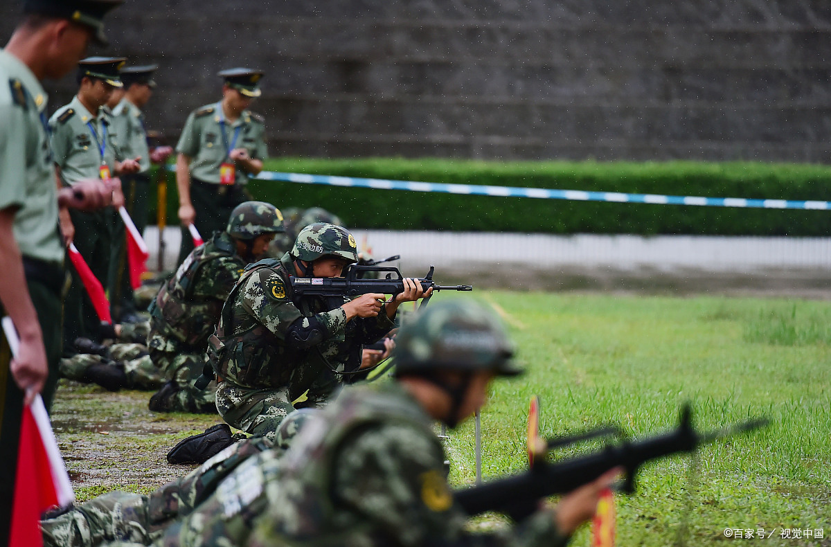 中国步枪95式缺点很多吗,老兵对95步枪评价