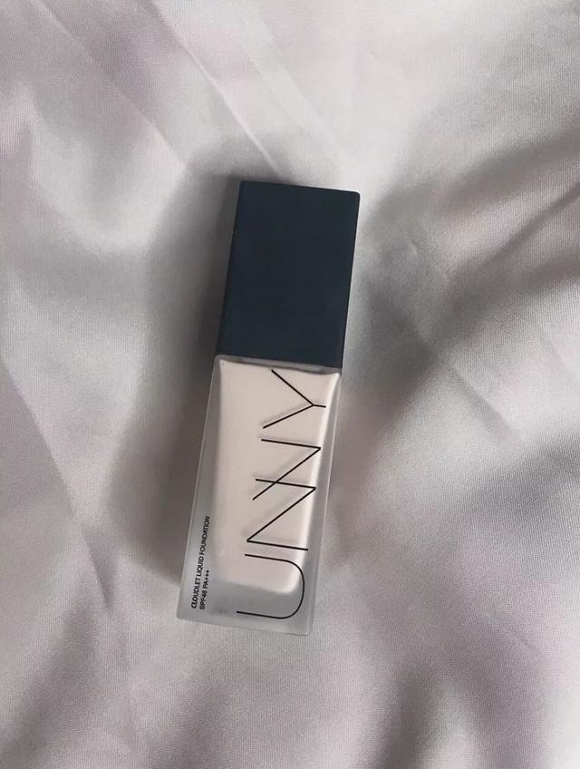 贫民窟女孩粉底液遮瑕推荐,贫民窟女生粉底液测评