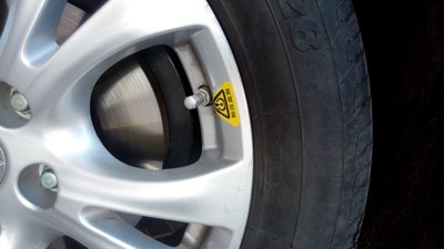 胎压监测是外置的好还是内置好,胎压监测是外置的好还是内置的好