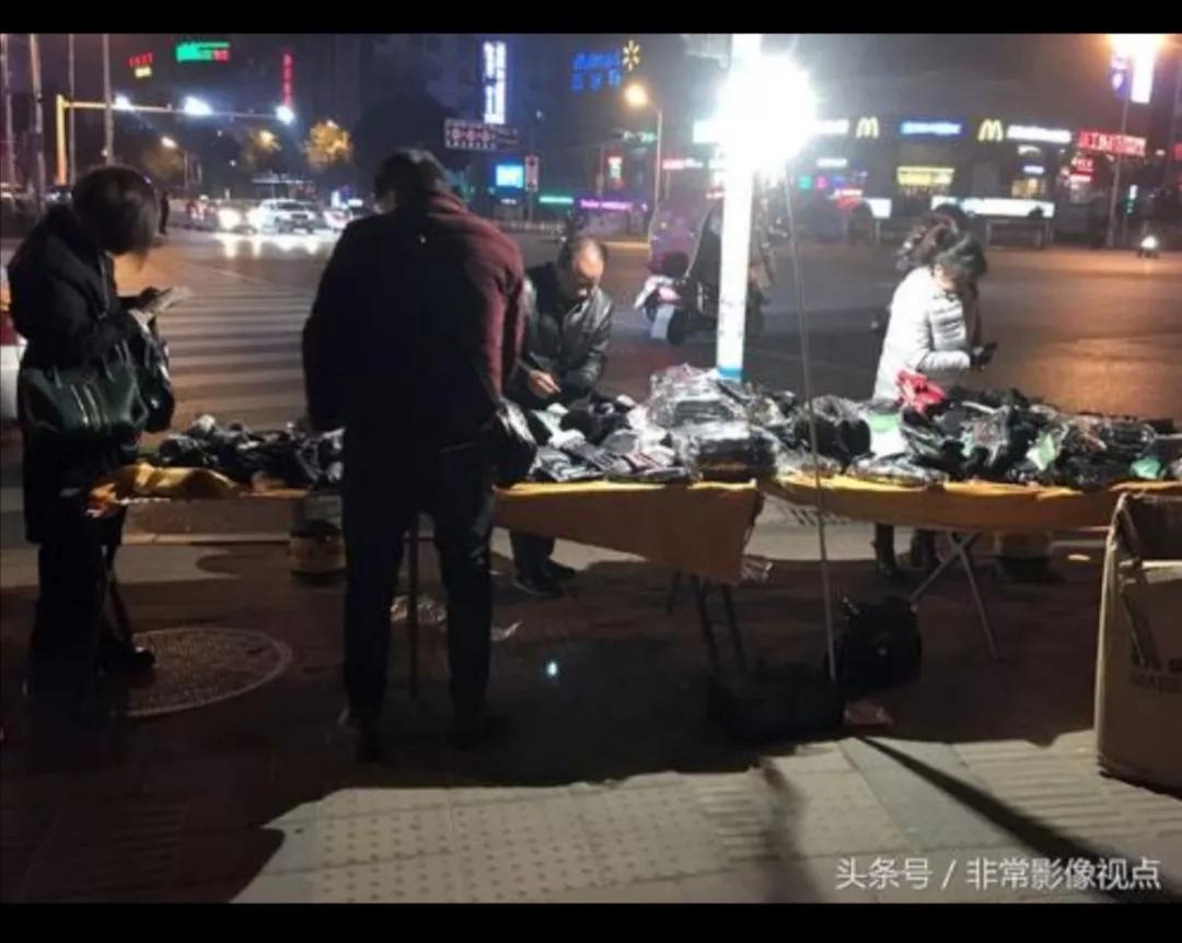 夜市摆地摊怎么个流程,去夜市摆地摊最好卖什么
