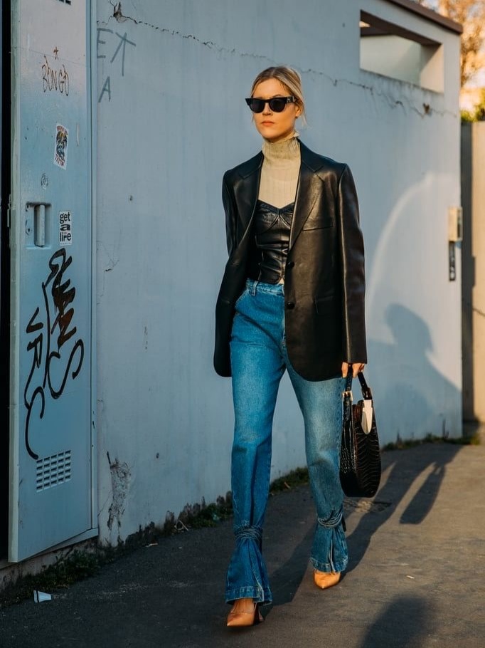 女人出门包包里都装什么,女人出门包包会带什么东西呢