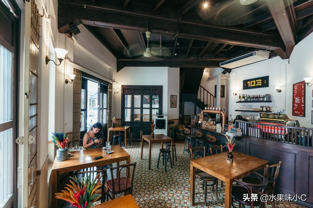 在曼谷中药咖啡店，寻找中泰混血的生活样貌。