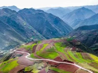 我国最低盆地四川盆地,四川盆地临近什么盆地