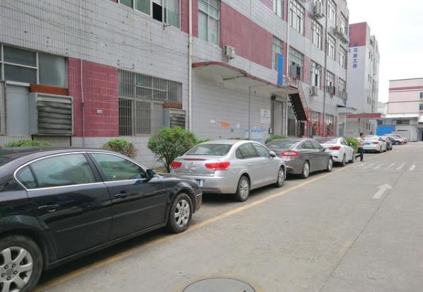 工厂打工月薪8000,工厂工资4000有必要买车吗