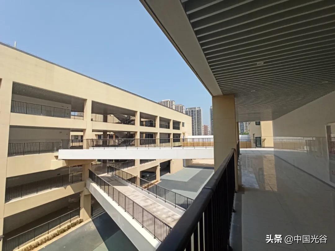 光谷十四小什么时候投入,光谷十四小旁边路多久通车