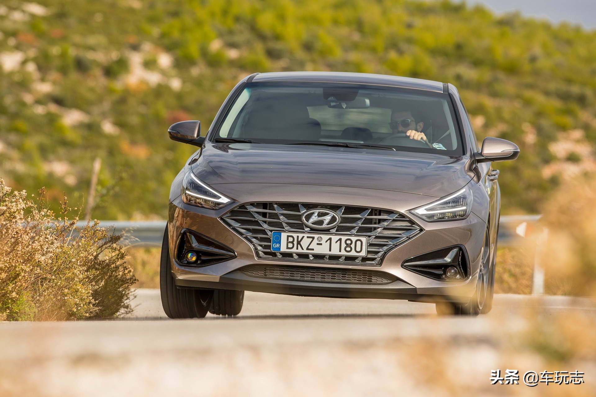 现代伊兰特新款1.5试驾,试驾现代伊兰特1.5cvt