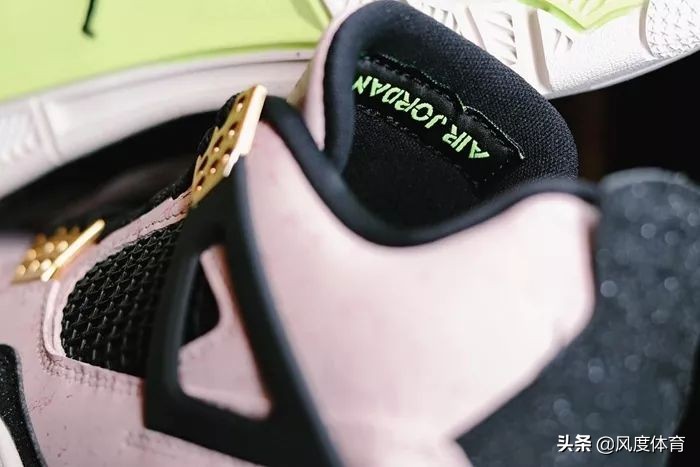 朱一龙惊艳神图氛围感,朱一龙之前春晚的全白色服装图文