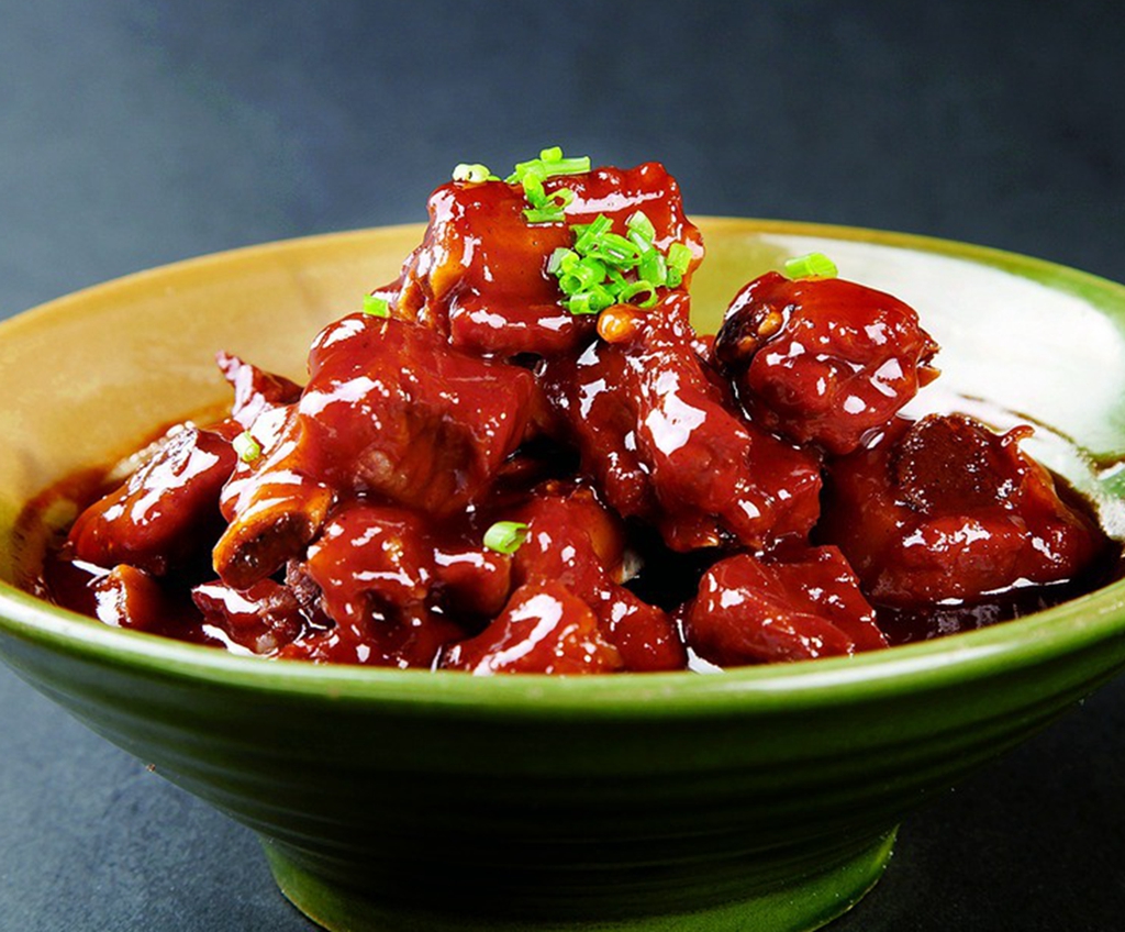 冰糖下锅炒要不要放油,冰糖放油锅为什么不化