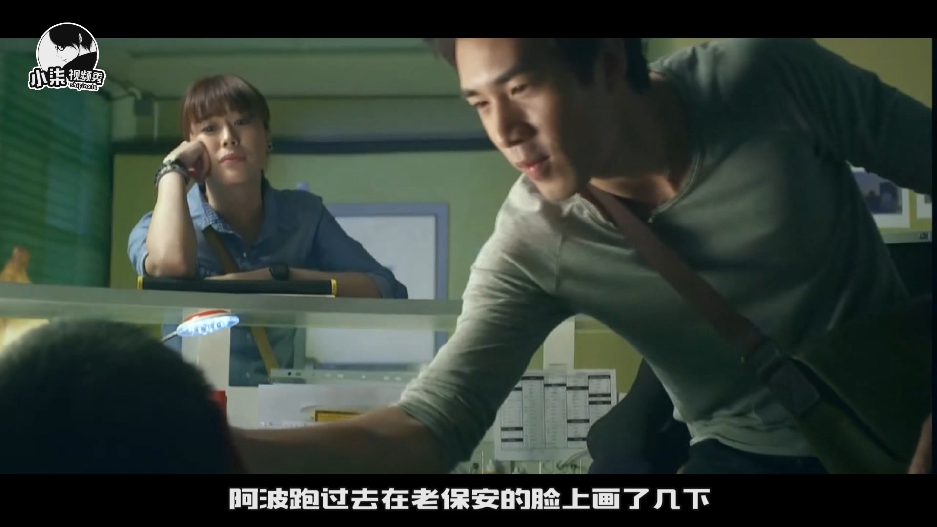 小柒电影解说：假发有可能是纤维做的，也有可能是尸体上的头发