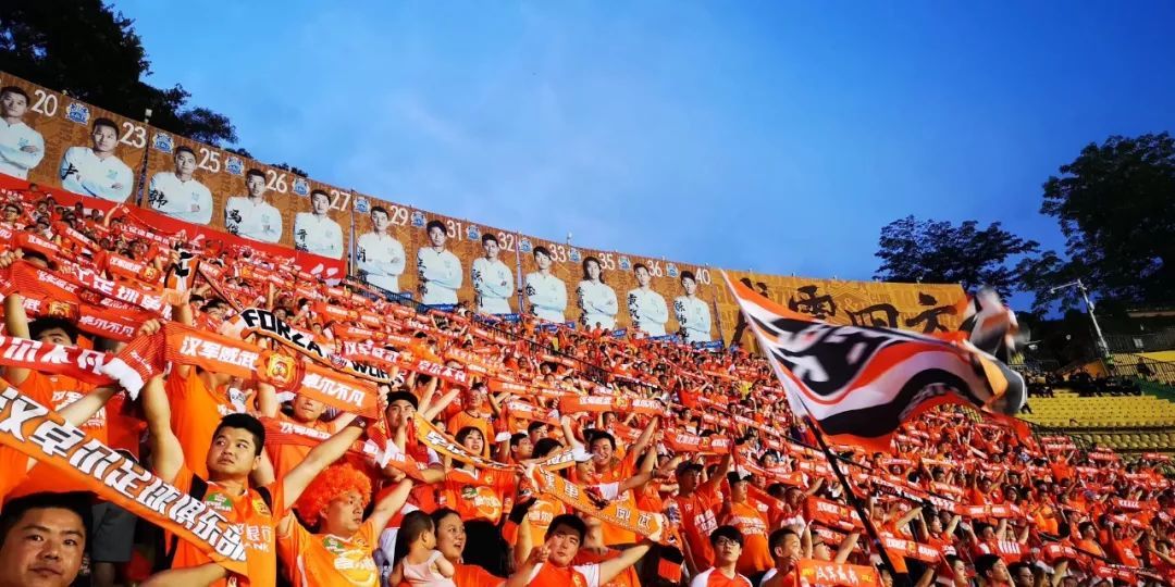 武汉卓尔0:5广州恒大,坚韧如钢铁温柔如蝶翼