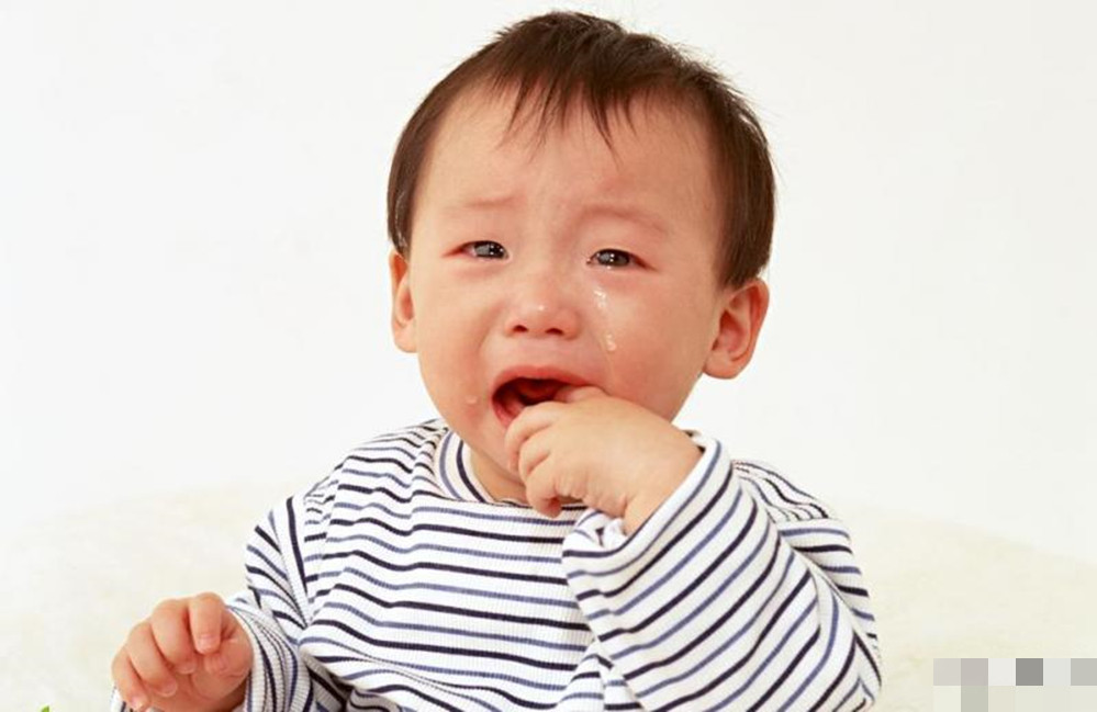 3个月宝宝奶量突然减少还爱睡觉,3个月的宝宝奶量突然减少了