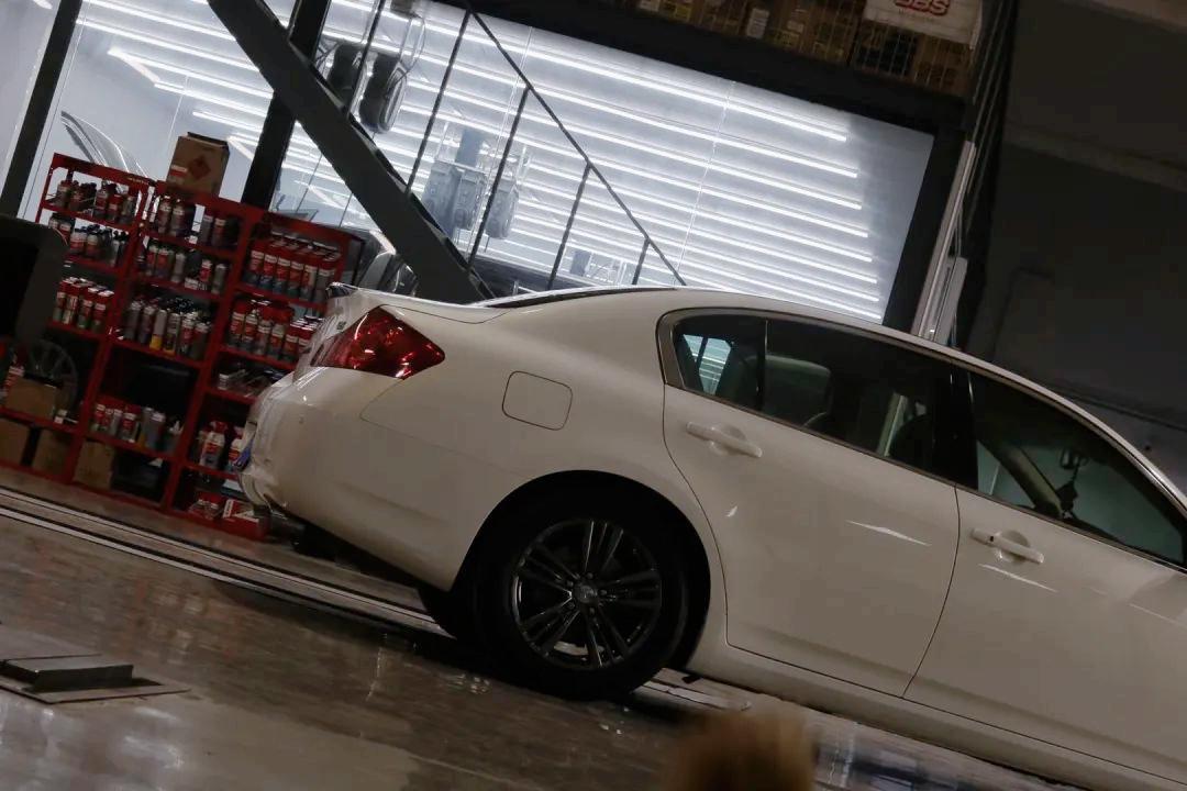 14年英菲尼迪g25拆车视频,英菲尼迪g25整备翻新