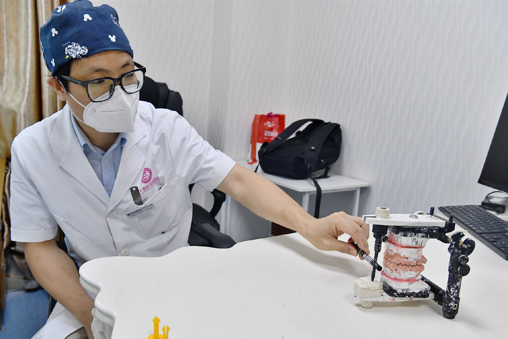 严重骨性地包天正畸效果,地包天矫正后又反颌怎么办